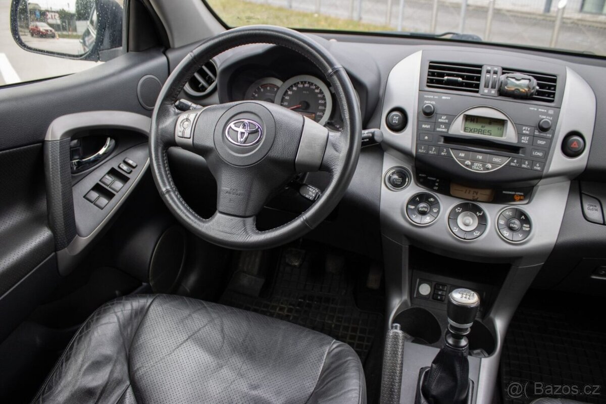 Toyota RAV4 2.2 D-4D - 13