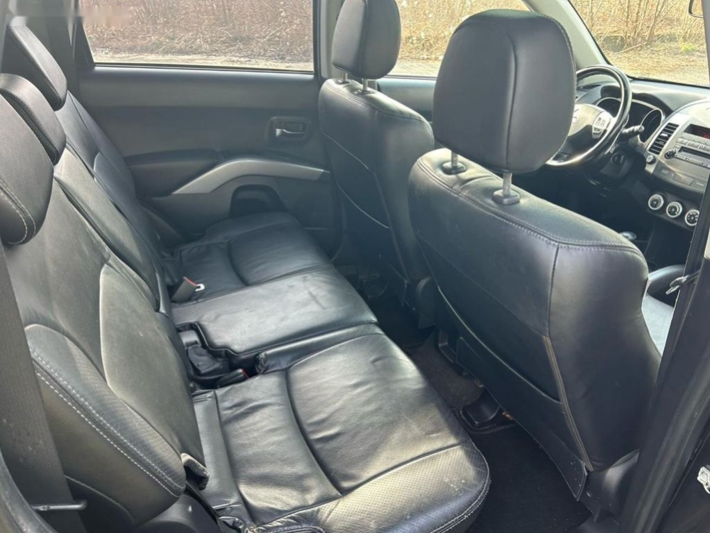 Mitsubishi Outlander,2.4 4x4 7 míst max. výbava - 13