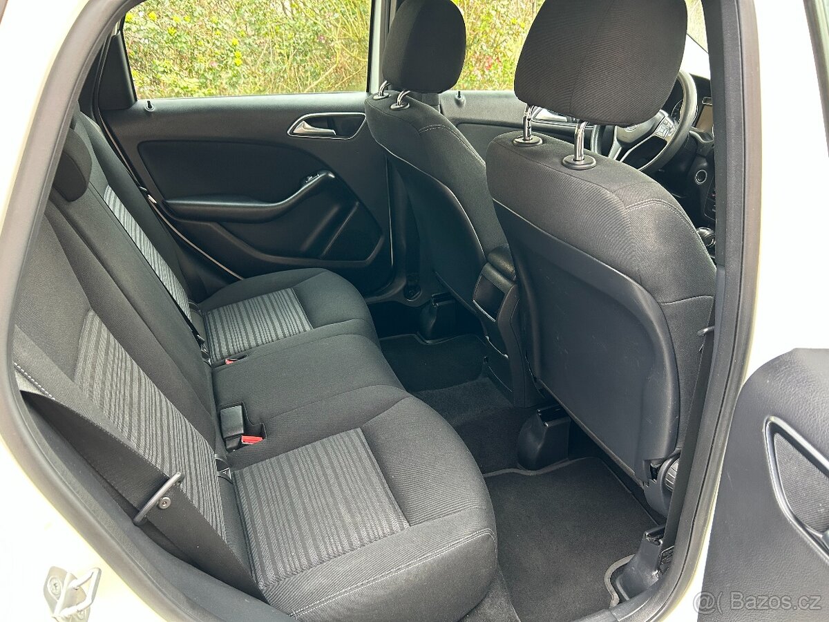 Mercedes-Benz B 180i - 13