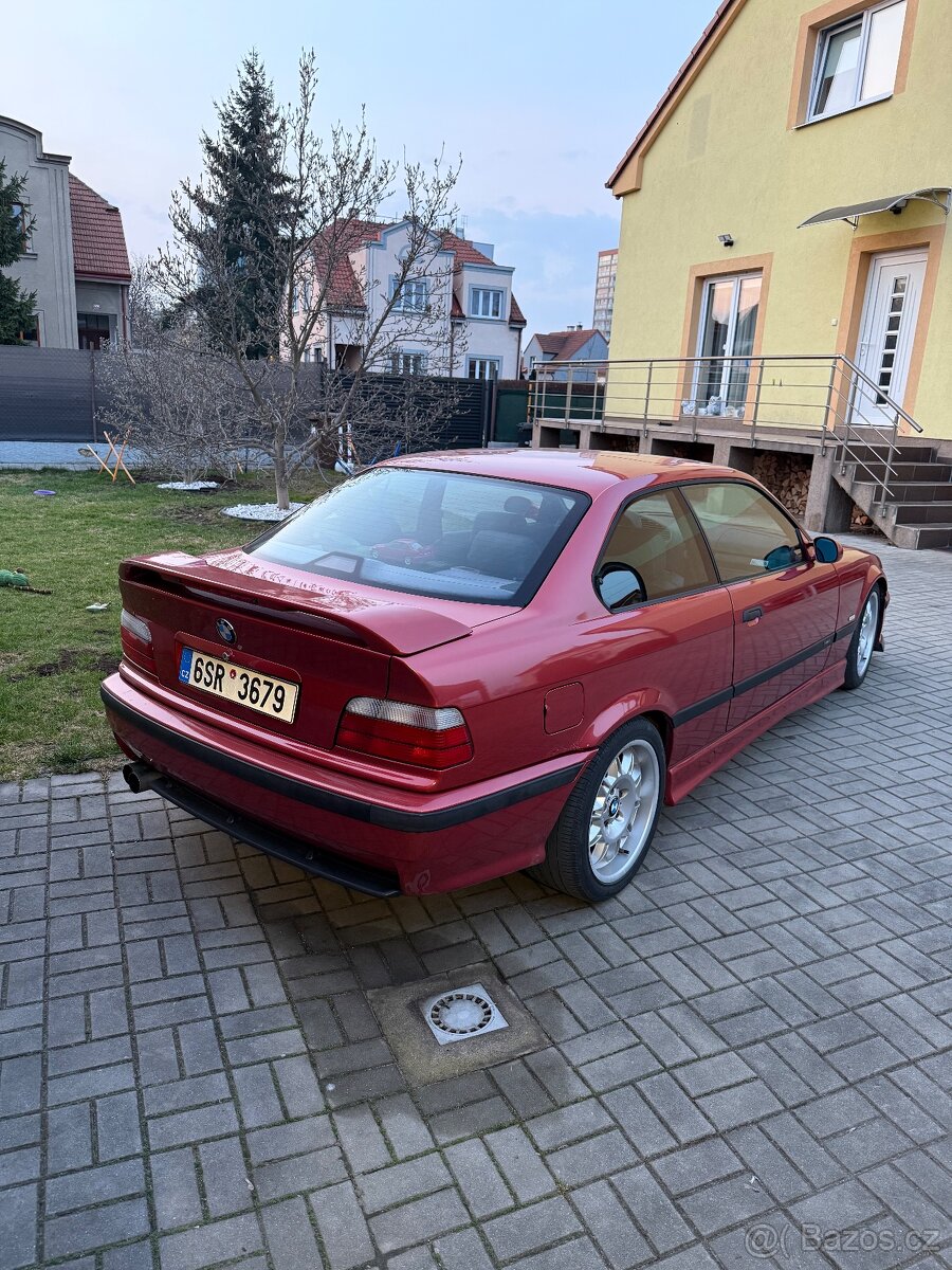 Bmw e36 323i coupe - 13