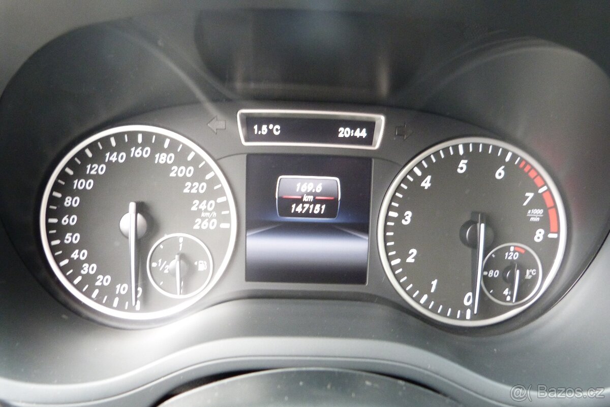 Mercedes B 180 1.6i - 13