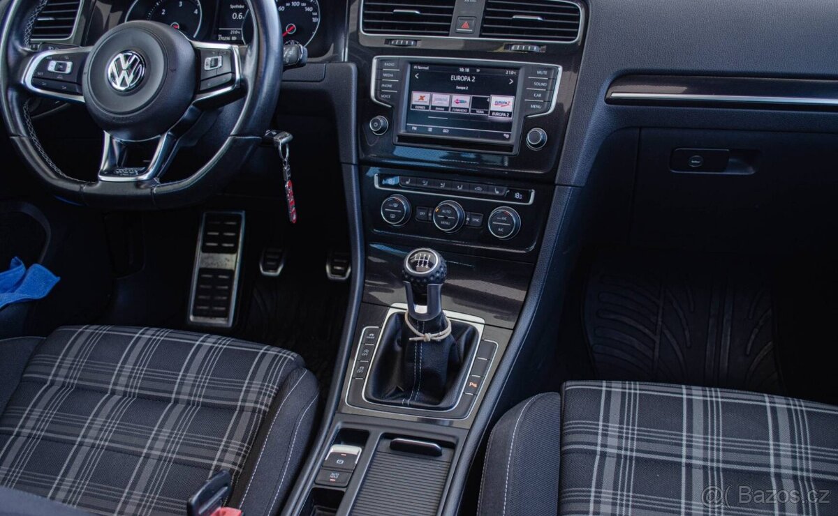Volkswagen Golf GTD Combi - 13