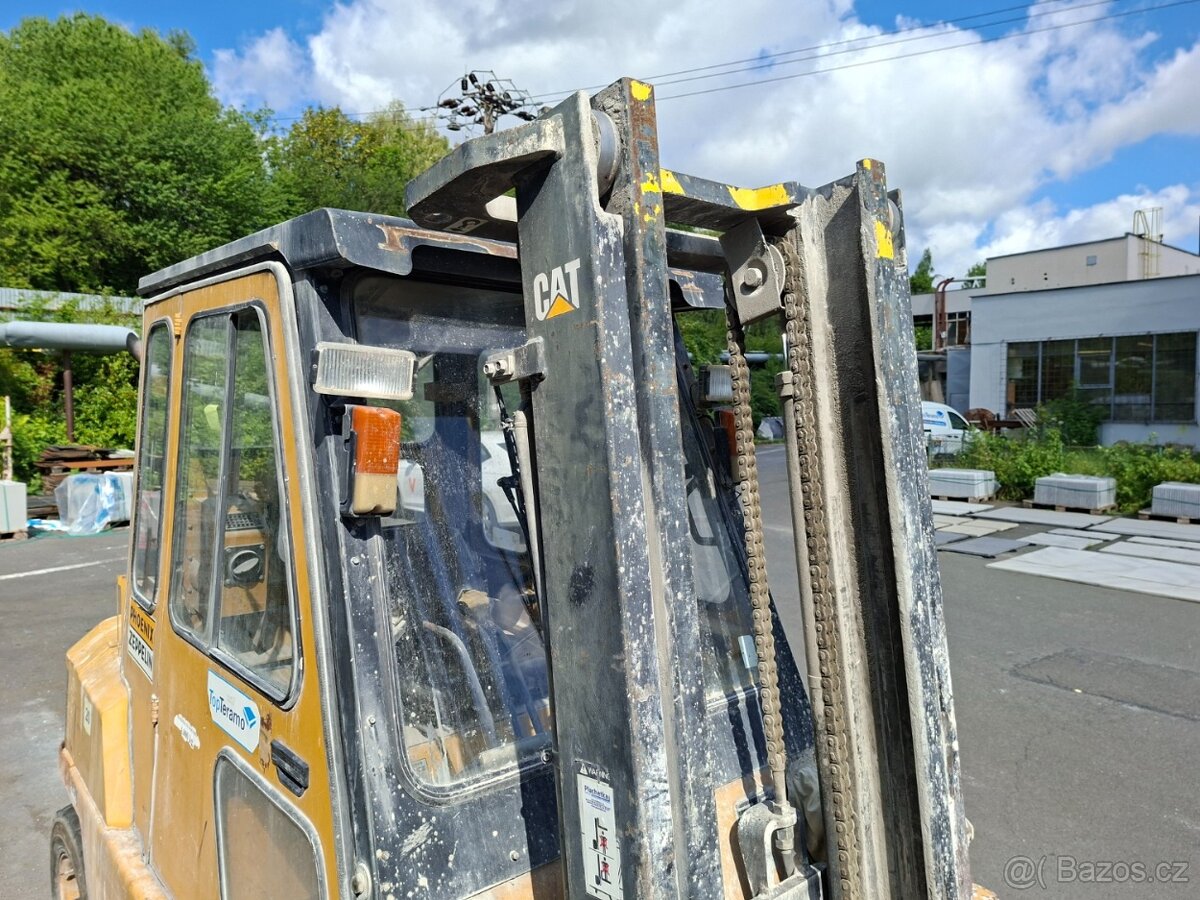 CATERPILLAR DP 40 - 13
