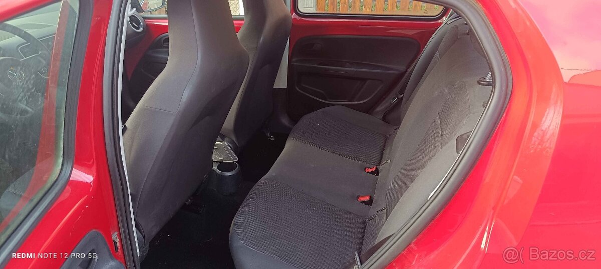 Prodám VW Up, 5 dveřový, 1,0i 44kW, 2014, klima, centrál - 13