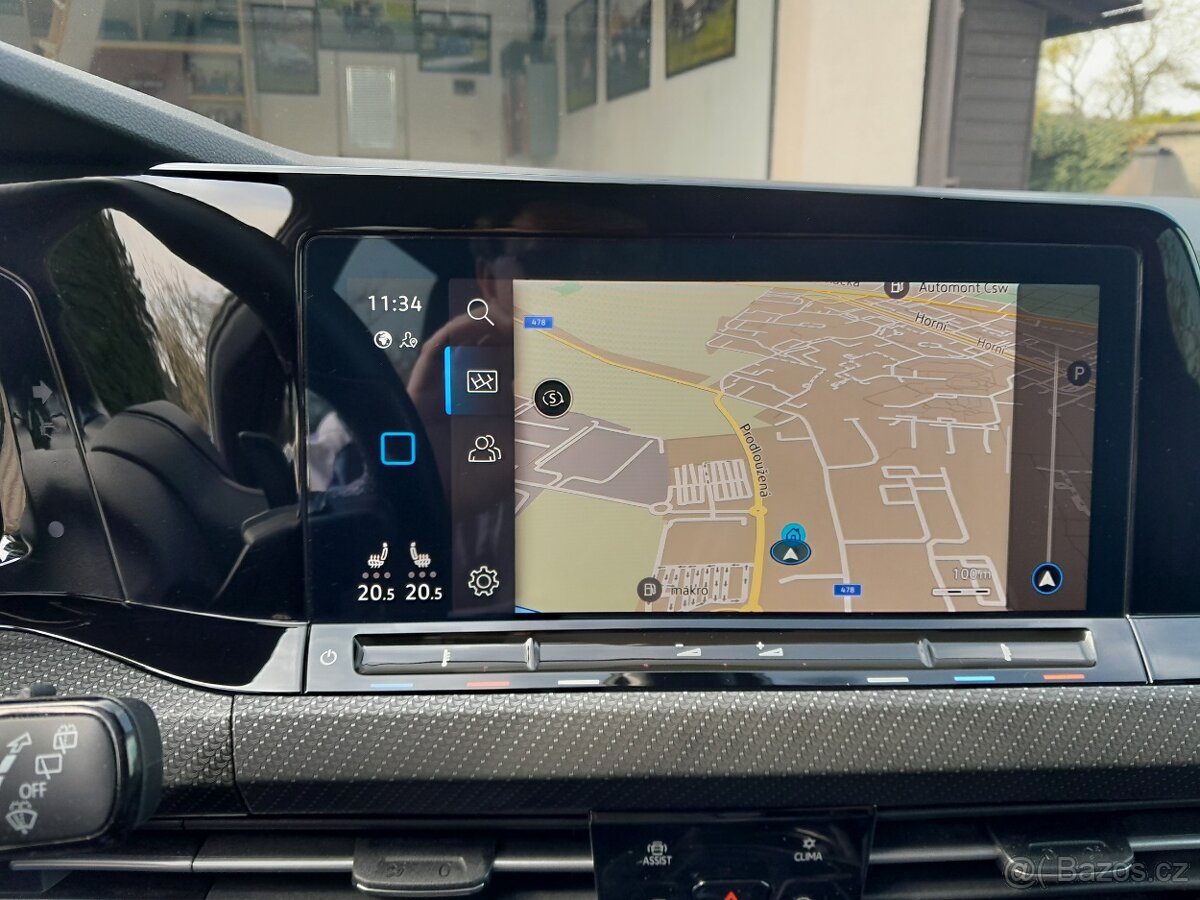 Volkswagen Golf R Variant - 13