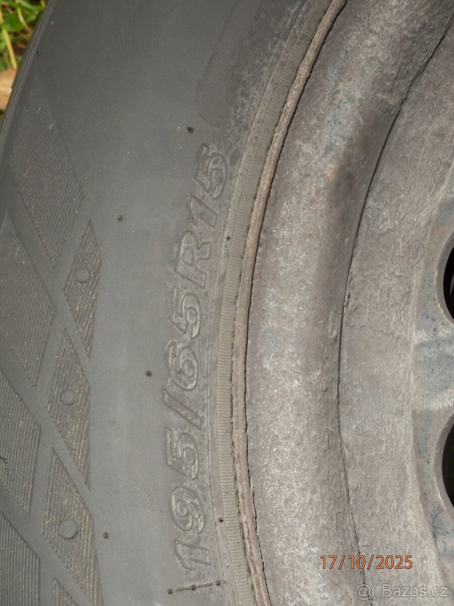 4xObutá zimní sada ŠKODA OCTAVIA 2 15tky. ET 47 195/65 R15 - 13