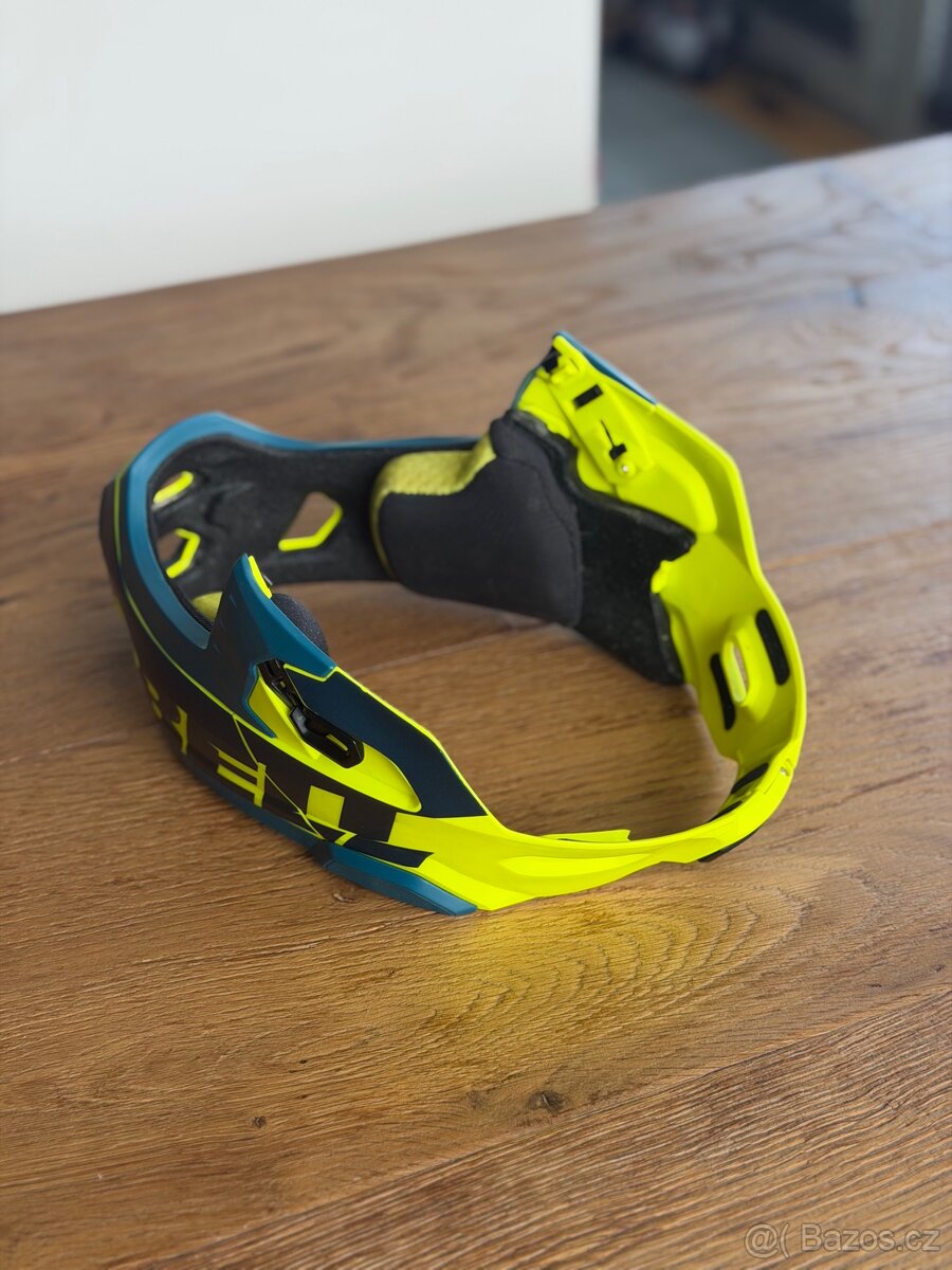 BELL Super DH Sperhical - velikost S - 13