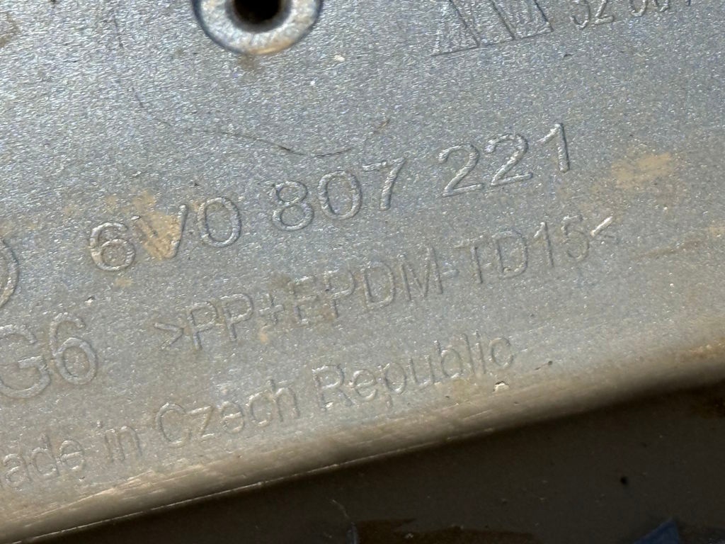 ŠKODA FABIA 3 - 2014-2018 - nárazník - 6V0807221 - 13
