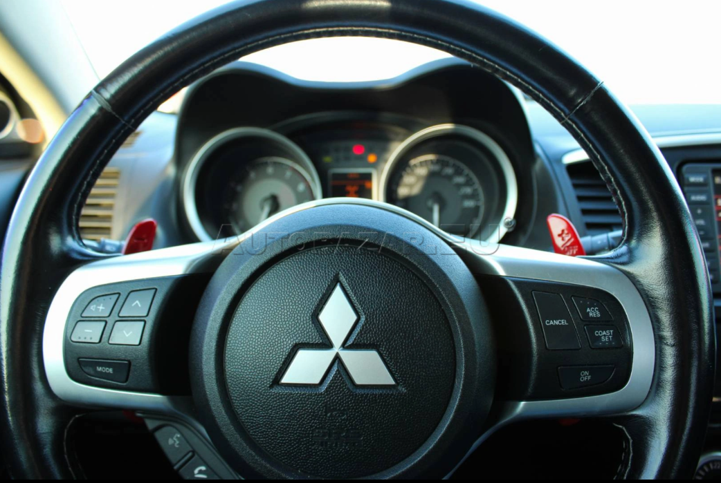 Mitsubishi Lancer Evolution X - 13