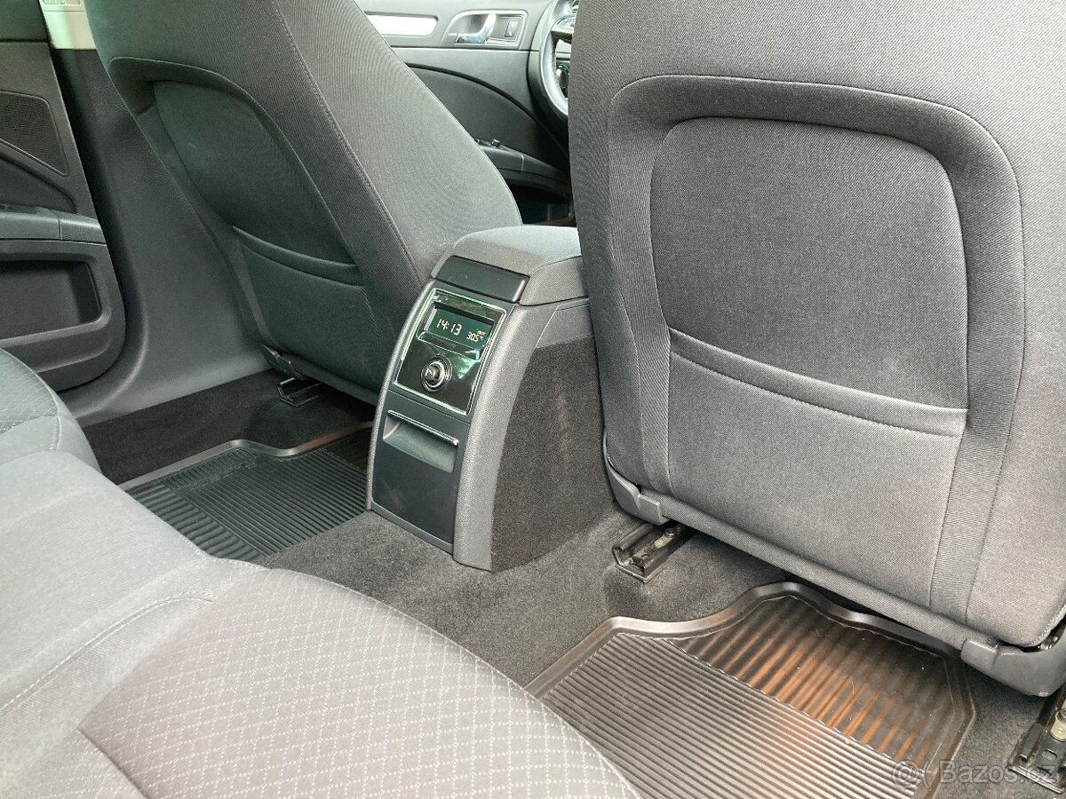 SUPERB,TDI,2015,103KW,DSG,NAV,BIXEN,LED,TEMP,SERVIS ŠKODA - 13