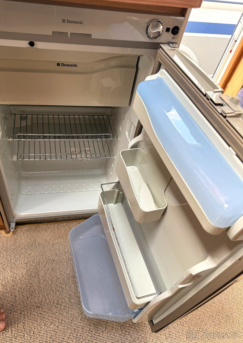 Bürstner Averso 500 TL, PŘEDSTAN - 13