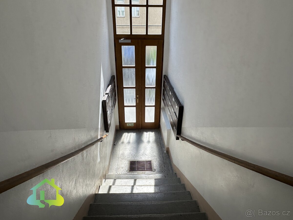 Pronájem bytu 2+kk 38 m², ulice Holandská, Praha-Vršovice. - 13