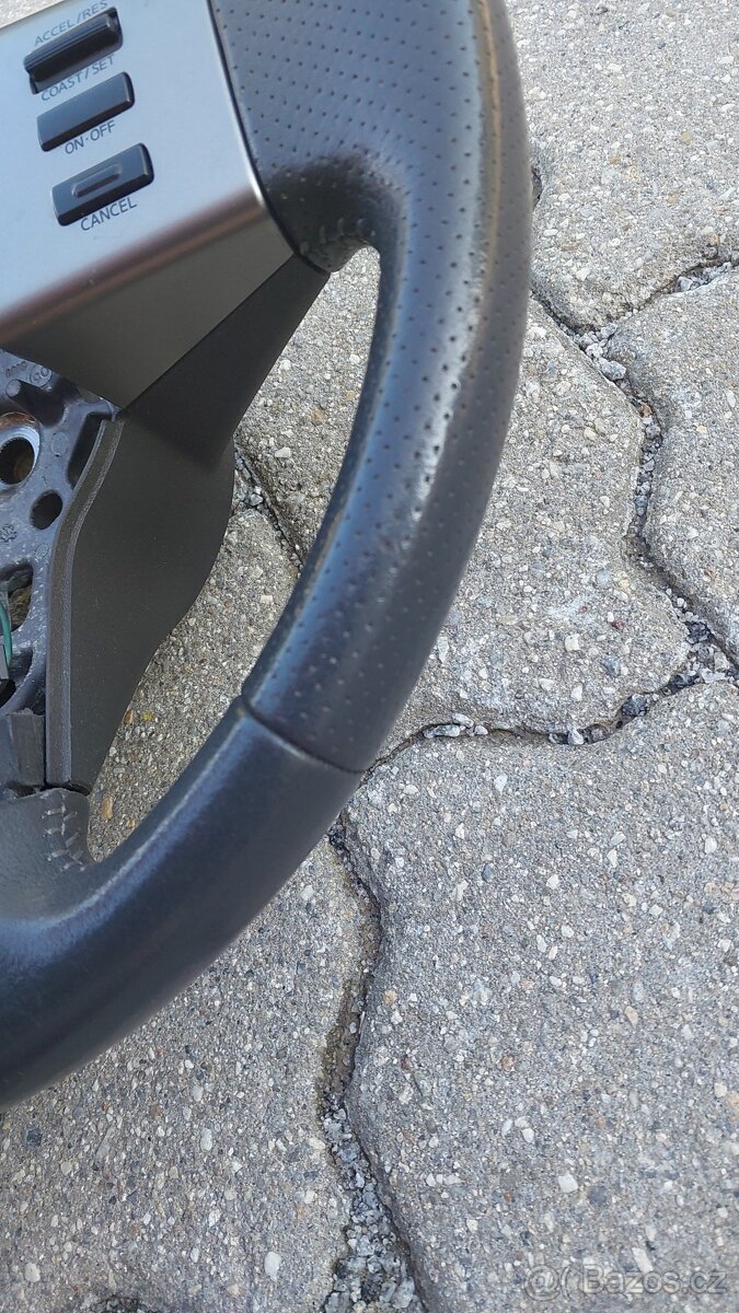 Nissan Pathfinder R51 – Volant - 13