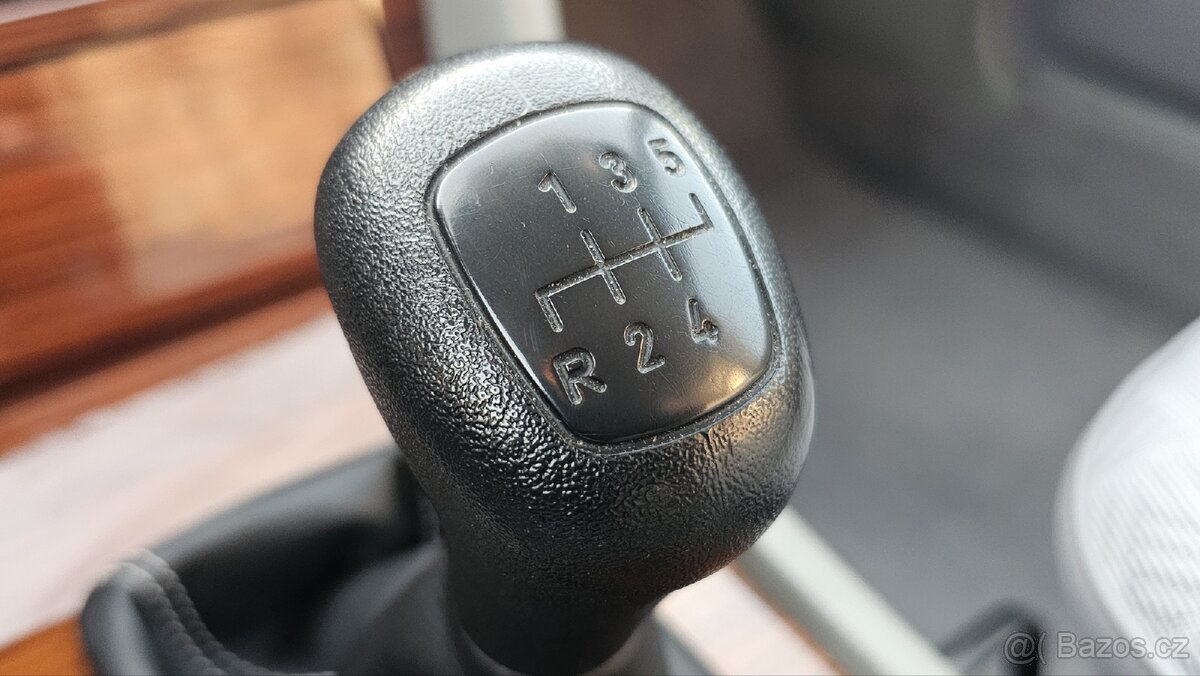 MERCEDES W124 E 200 D 1995 77620 KM - 13