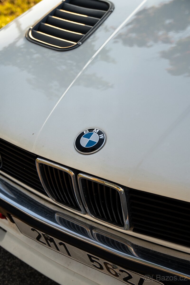 BMW E30 4.0i V8 - 13