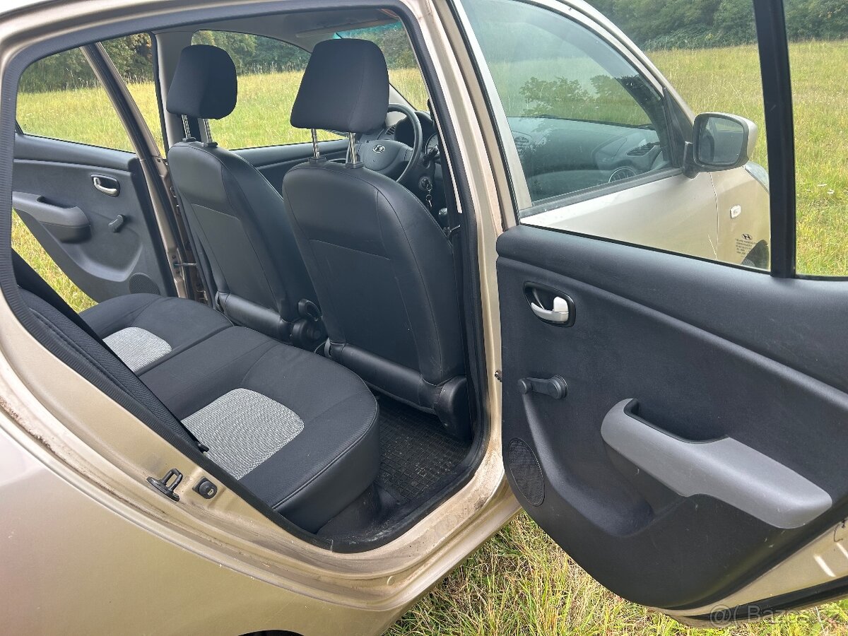 Hyundai i10 r.v.2010 - 13