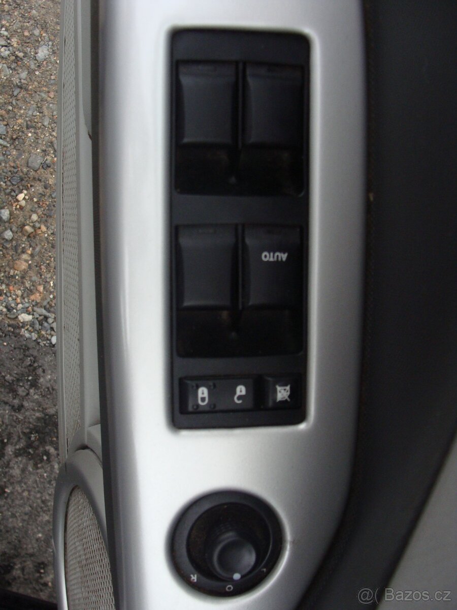 Dodge Caliber, 2.0 CRDi,klima,tažné zařízení - 13