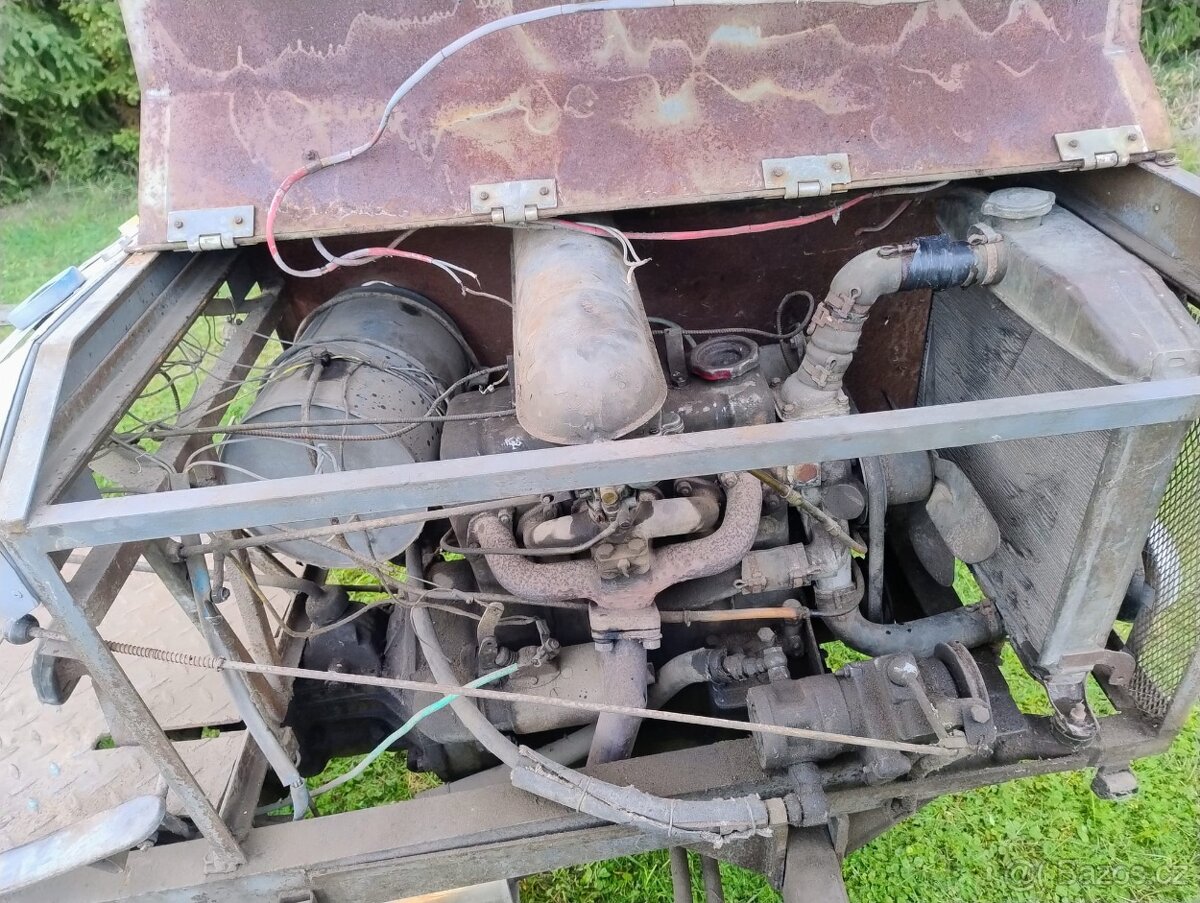 Malotraktor domací výroby s hydralikou - 13