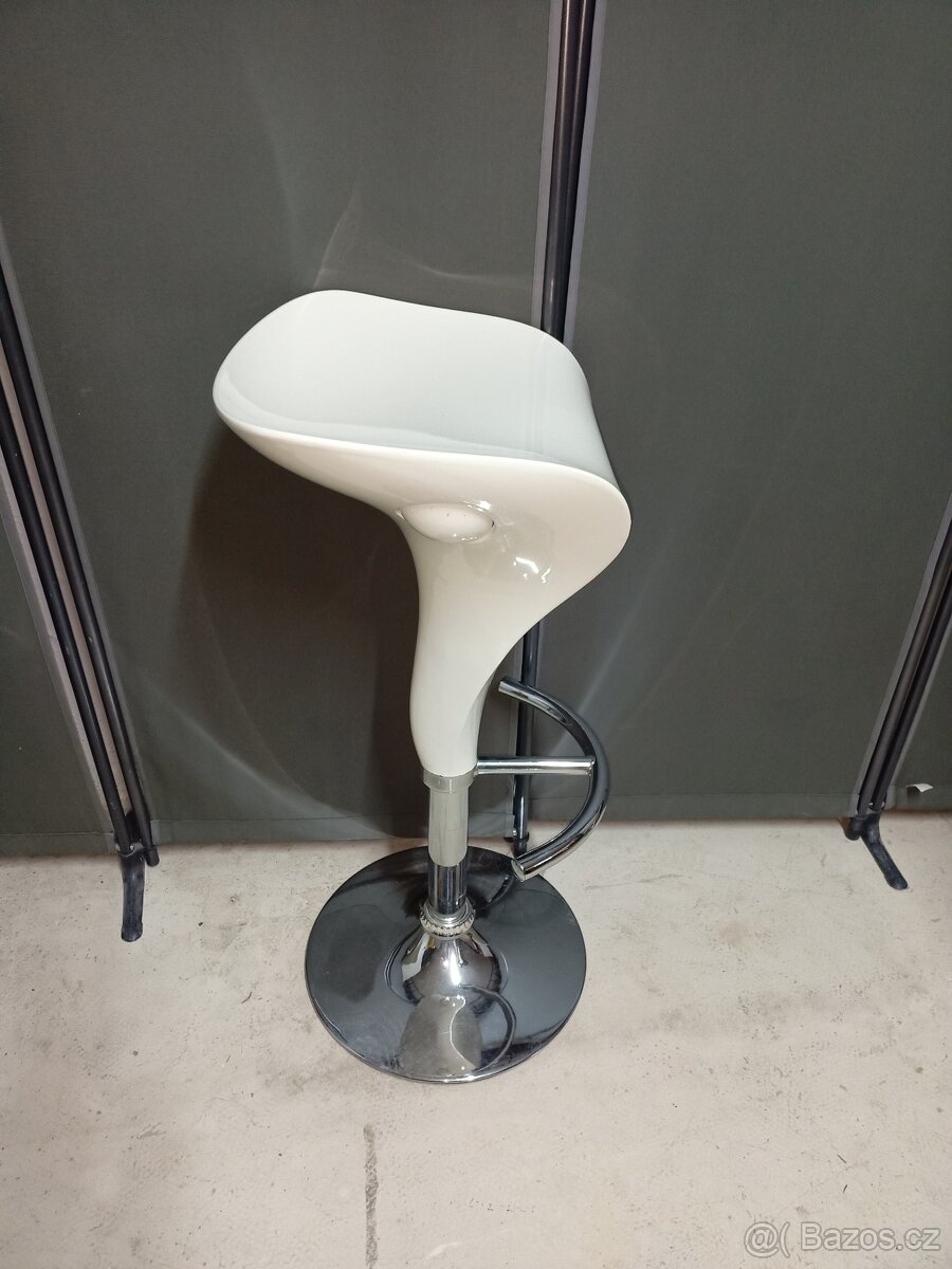 Prodám 4 x krásné výškově stavitelné otáčecí barové židle - 13