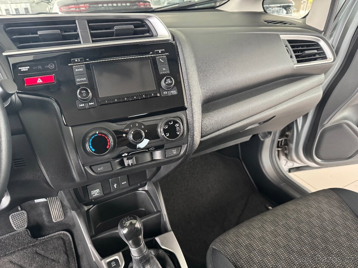 Honda Jazz 1.3i-VTEC Tempomat Vyhř.Sed - 13