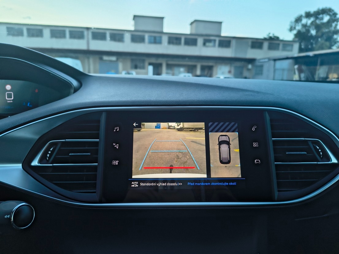 2021_PEUGEOT 308 II combi HDI_1.maj,kupa v ČR_199000Kč netto - 13