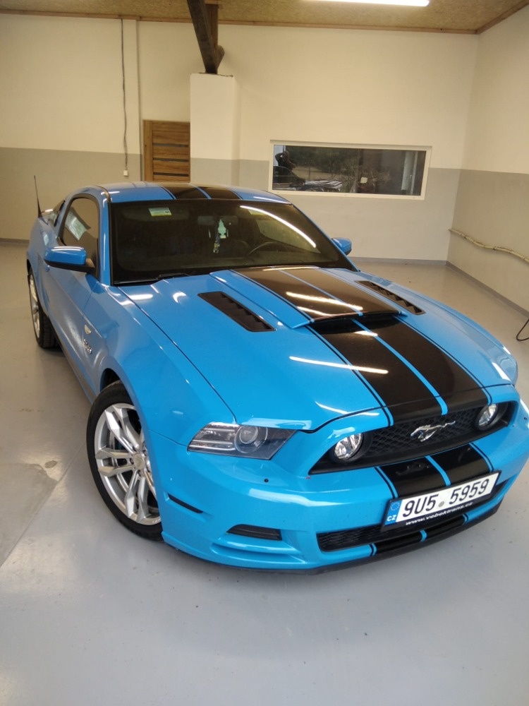 Ford Mustang GT - 13