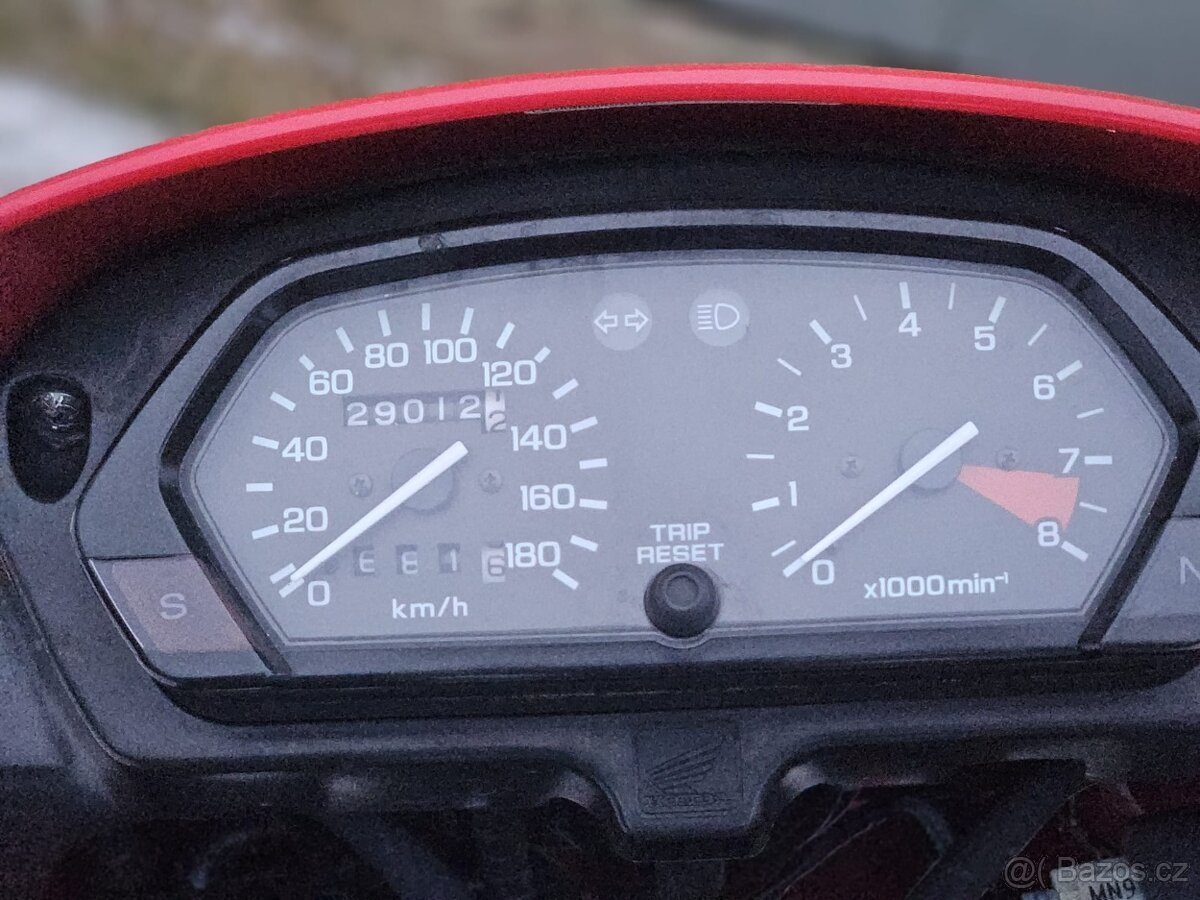 Honda NX 650 Dominator - 13