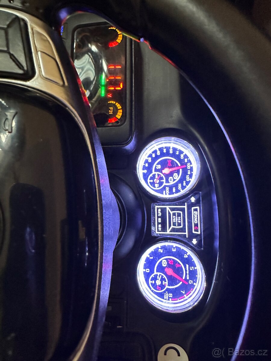 Elektrické auto mercedes 6x6 s dvěma baterii - 13