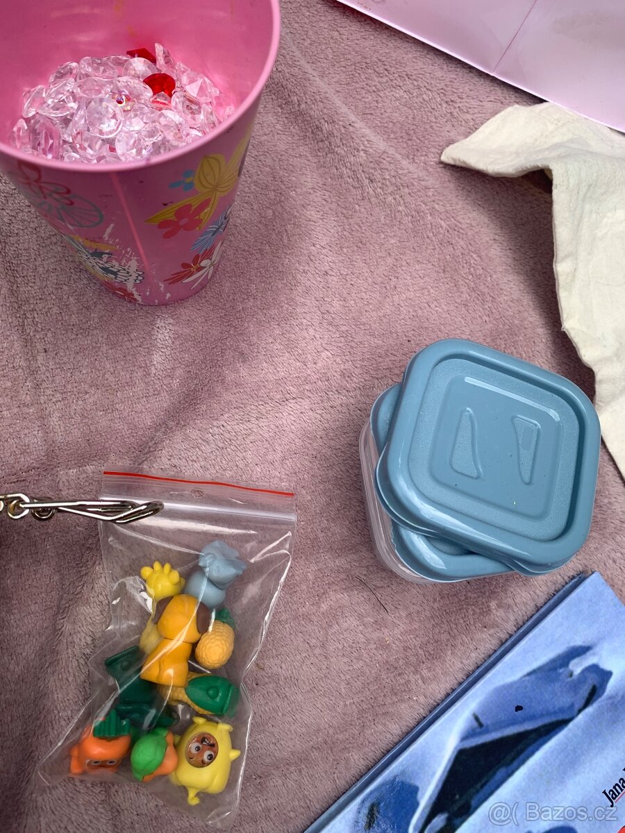 Vytříděné hračky - 13