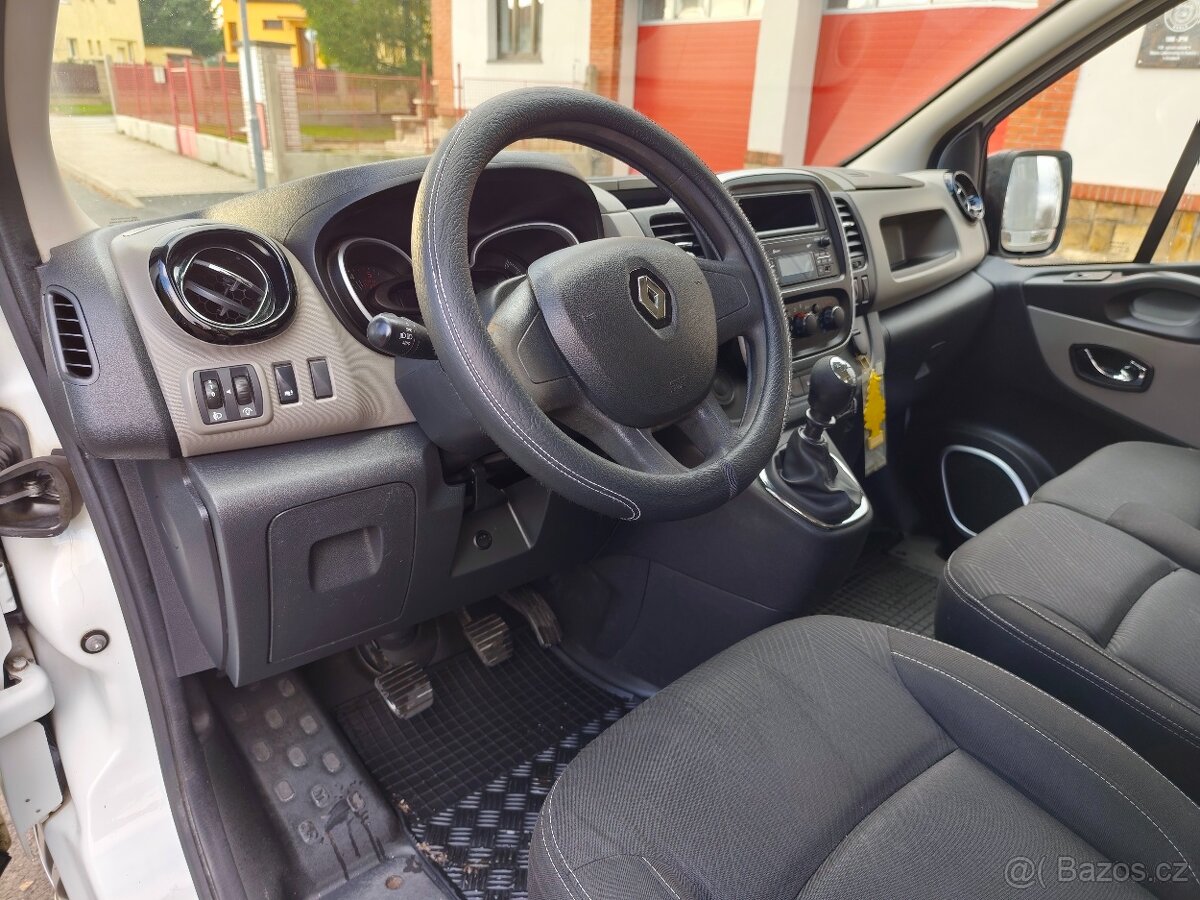 RENAULT TRAFIC 1.6 89kW ROK 2017 - 13