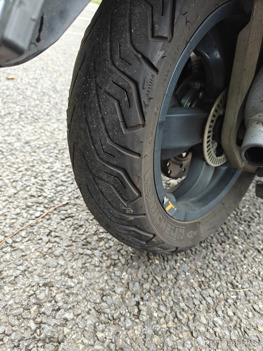 Vespa GTS 300 SuperTech - 13