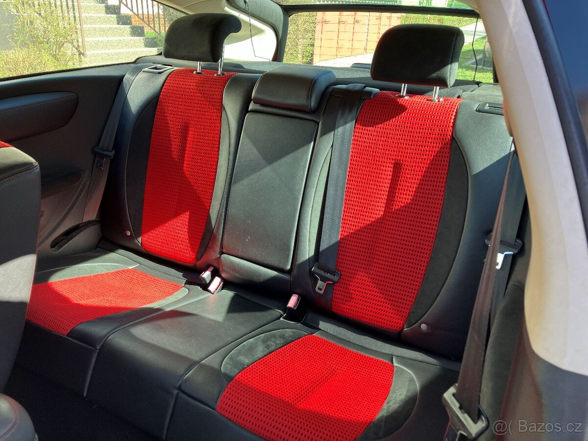Citroën C4, 1.6i 16V by Loeb - 13