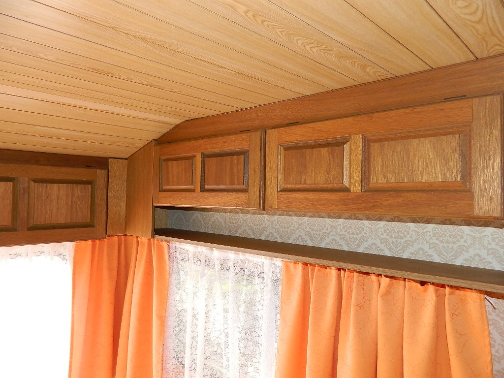 Dvouosý karavan Burstner - 13