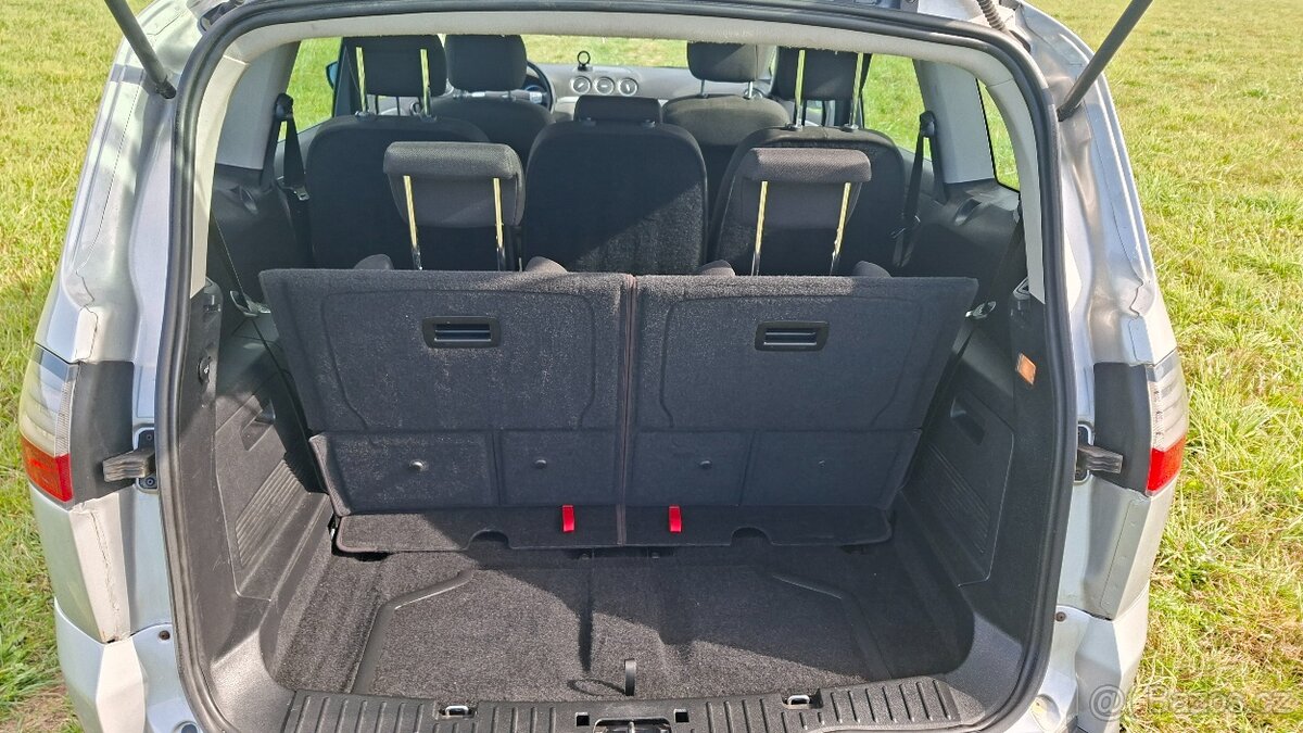 Ford S-Max 2.0i 107Kw 7 míst - 13