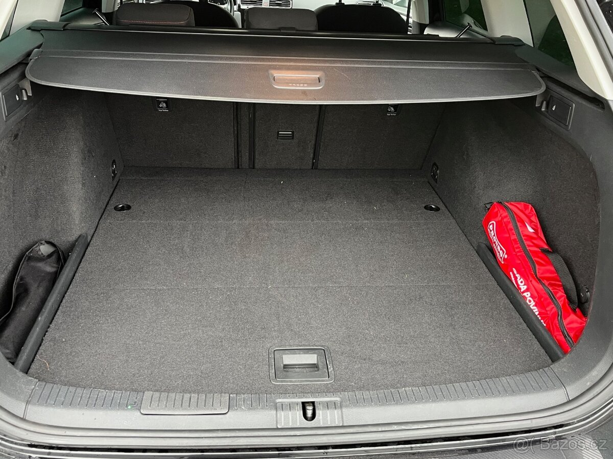 VW Golf Variant 2,0 TDi DSG 4Motion Perfektní stav - 13