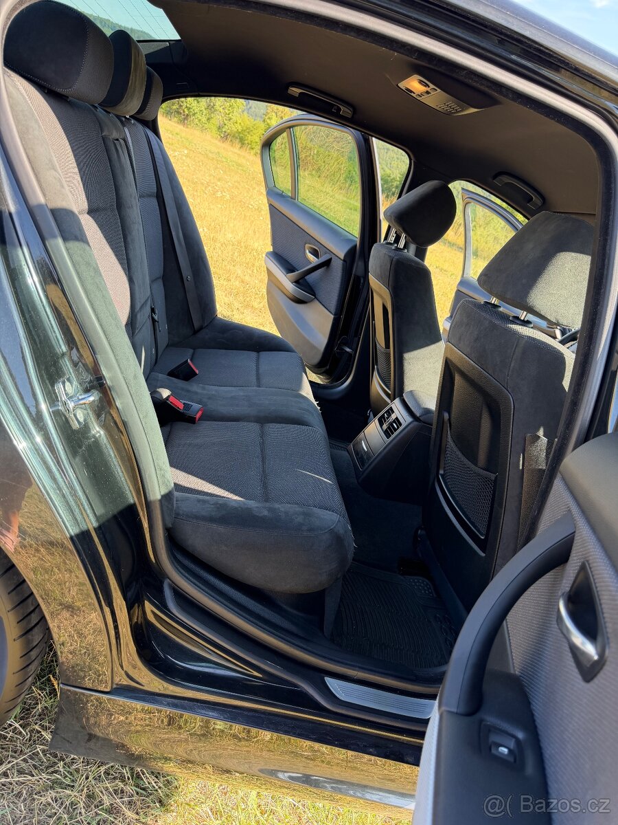 BMW řady 3 (E90) 320d 130kw M-paket - 13
