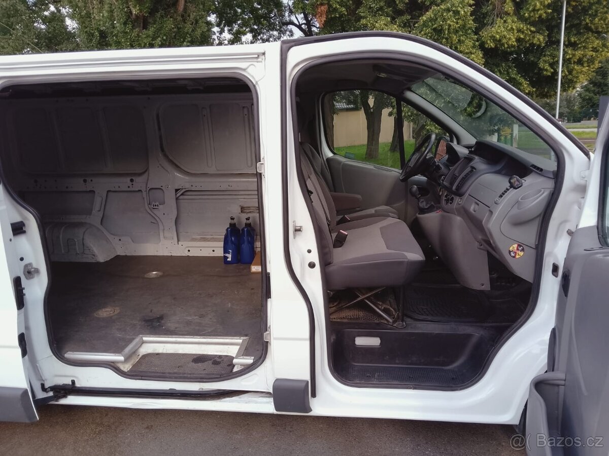 RENAULT TRAFIC L2H1 LONG XL 2,0DCi84kw,rv2011,ČR,TZ,DPH,CENA - 13