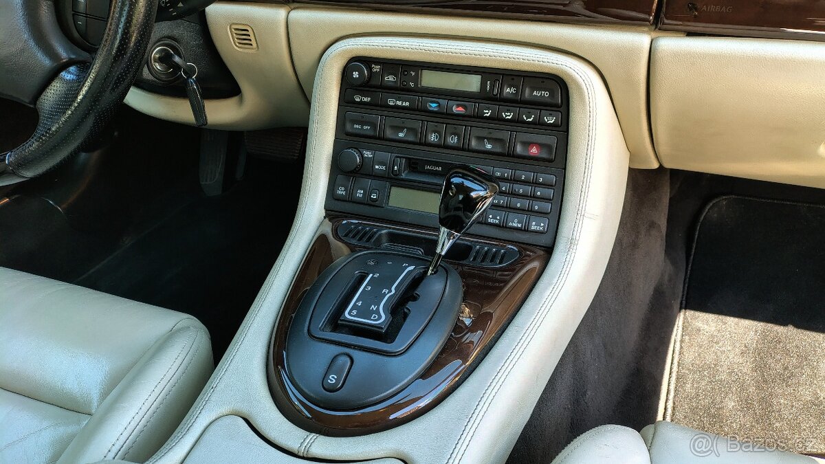 Jaguar XKR 4,2l - 13