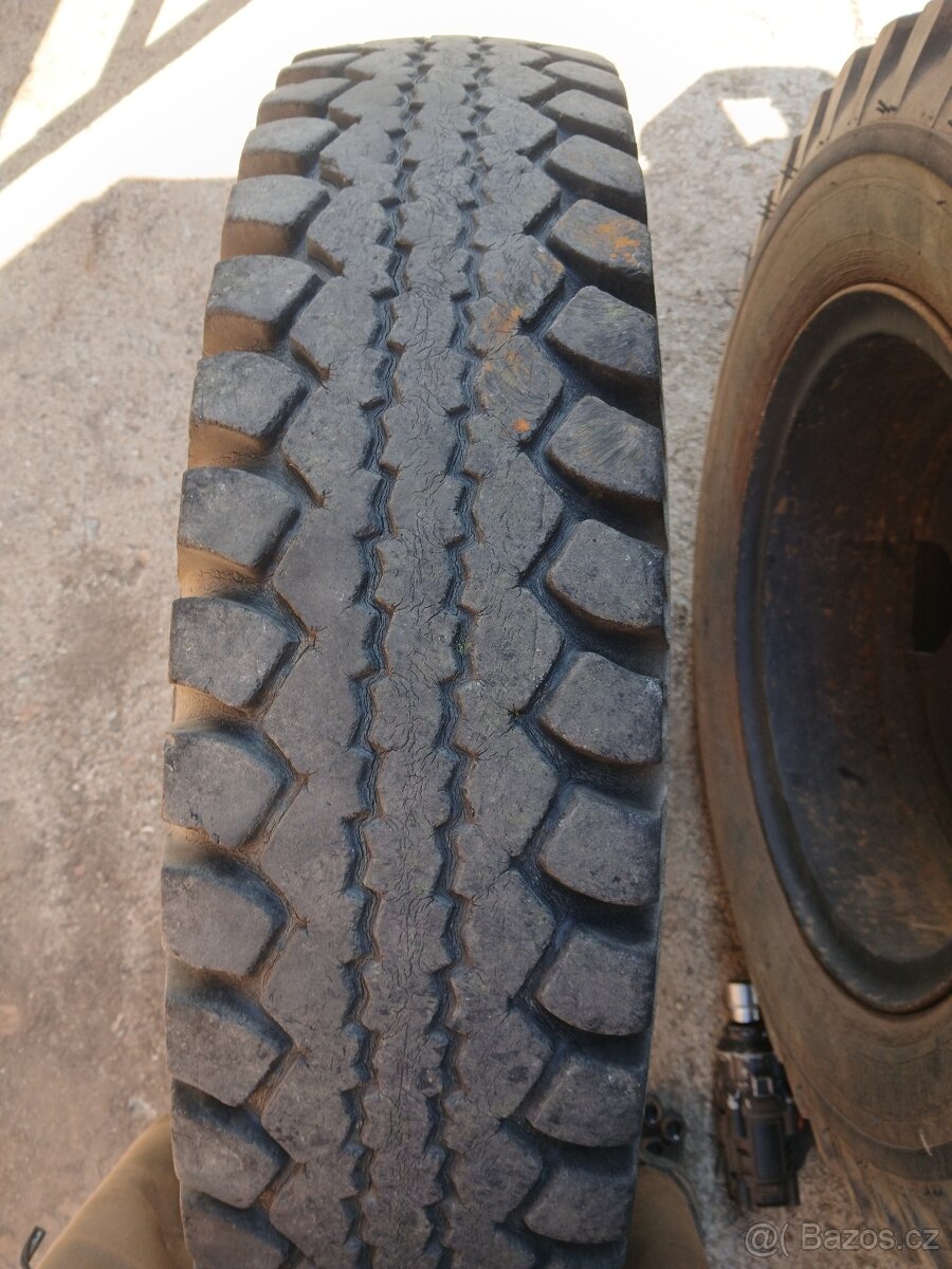 Pneu v3s 00 - 13