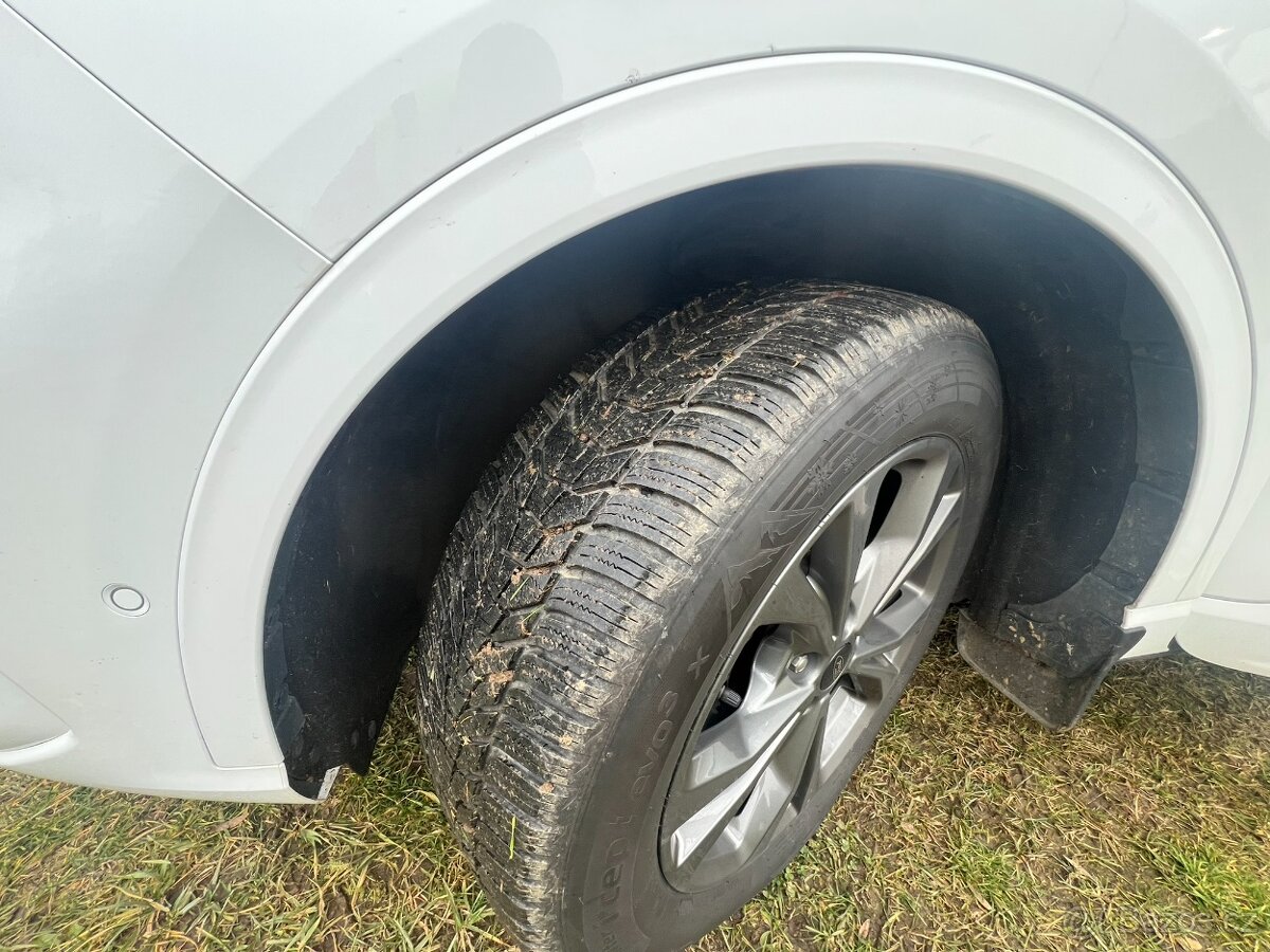 Ford Kuga ST LineX, 1,5 110kW, manuál. TOP STAV. NEBOURANÉ - 13