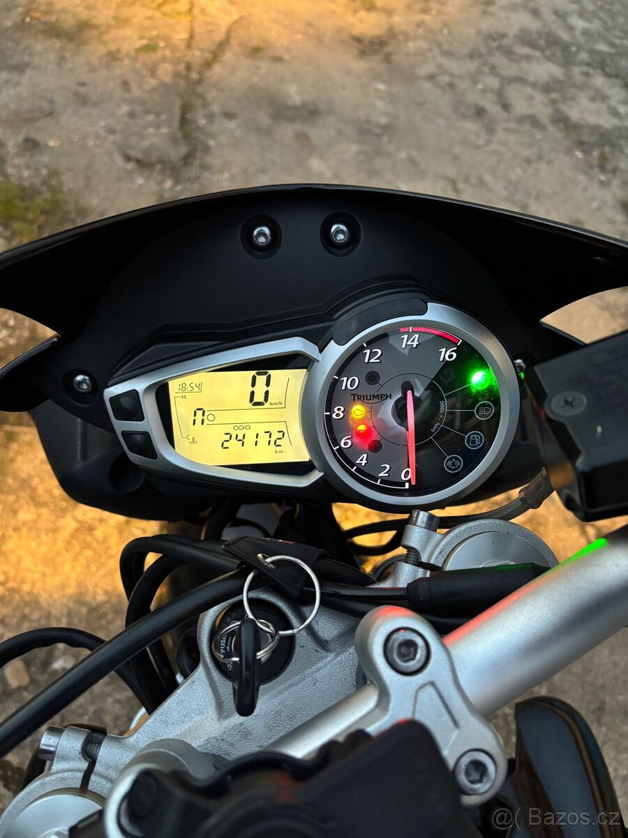 Triumph Street Triple 675 - 13