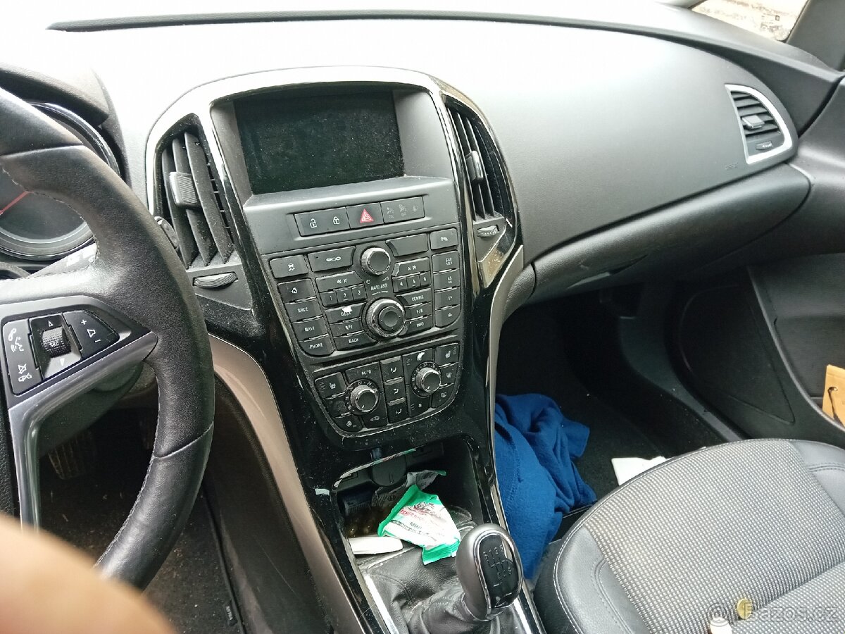 Náhradní díly Opel Astra J r.v.2015 - 13