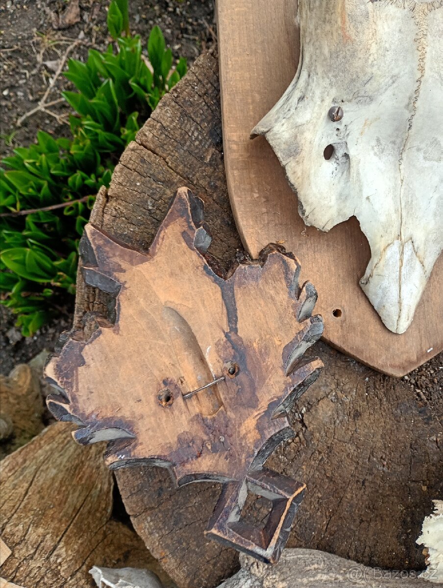 Staré Poškozené Trofeje - 13