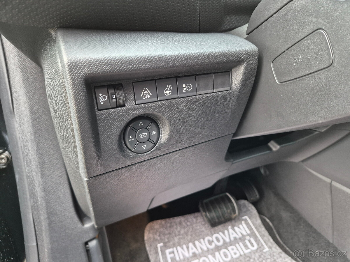 Citroën ë-C4/100kW/SHINE/DPH/NEZÁV.TOPENÍ/PANORAMA - 13