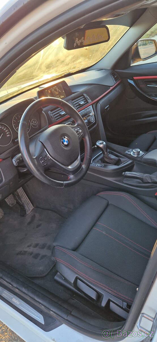 BMW 320i F30 2017 - 13
