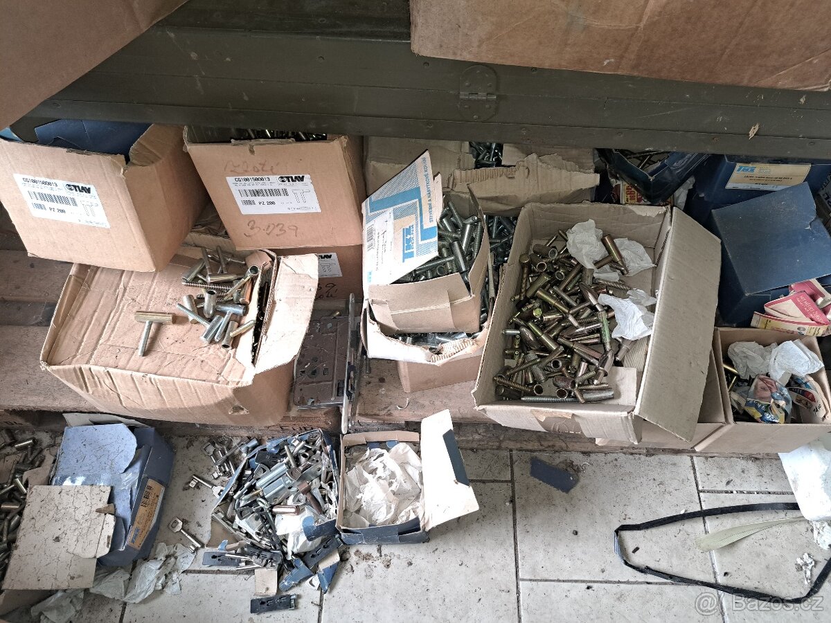 Zbytky po výrobě dveří - 13