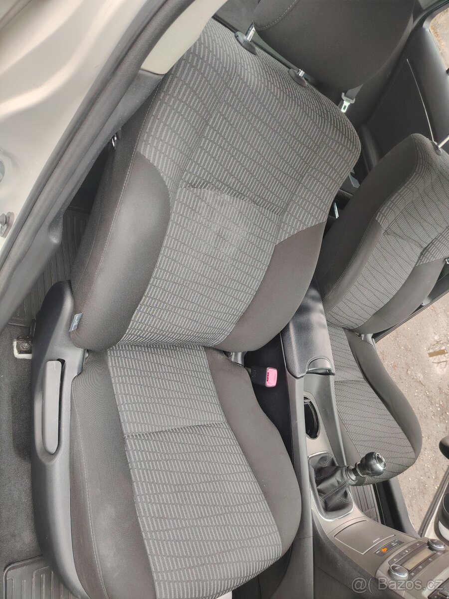 Toyota Avensis - 13