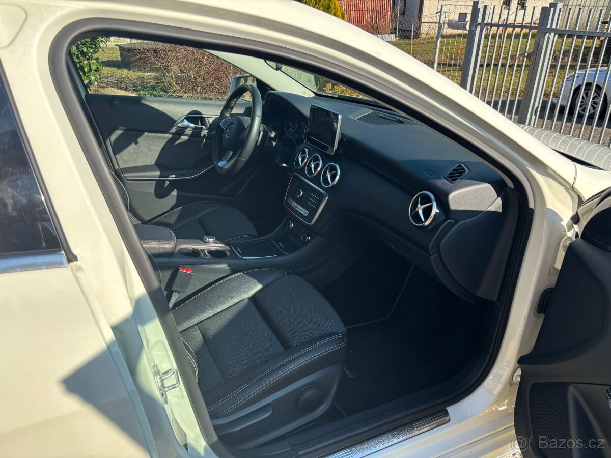 Mercedes-Benz A 180 (2017) - 13