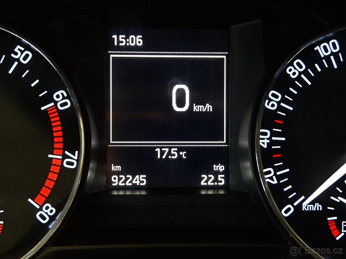 Škoda Rapid 1.2TSI 66KW Scoutline Xenon, Výhřev Smartlink - 13