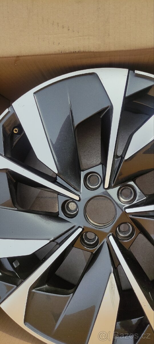 Kolo Škoda Karoq R18 - 13